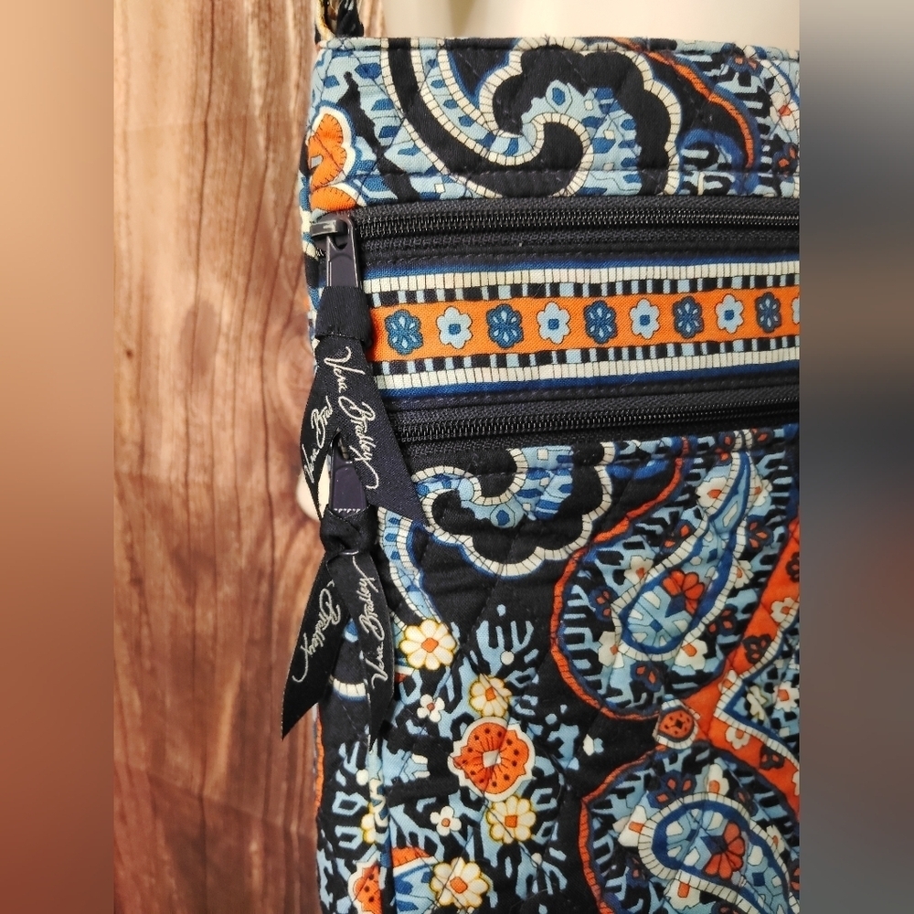 Vera Bradley Blue Paisley Crossbody Bag - Picture 2 of 3